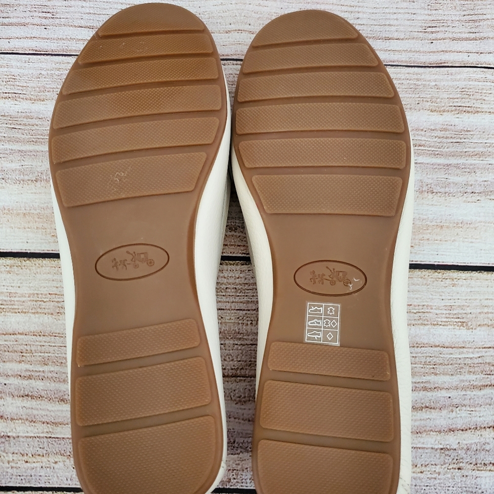 Sold....Coach Olive Pebble Grain Leather Flat Loafer - Picture 5 of 8